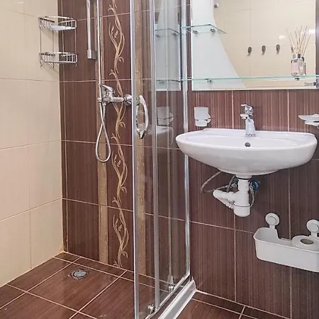Sapphire Apartment *